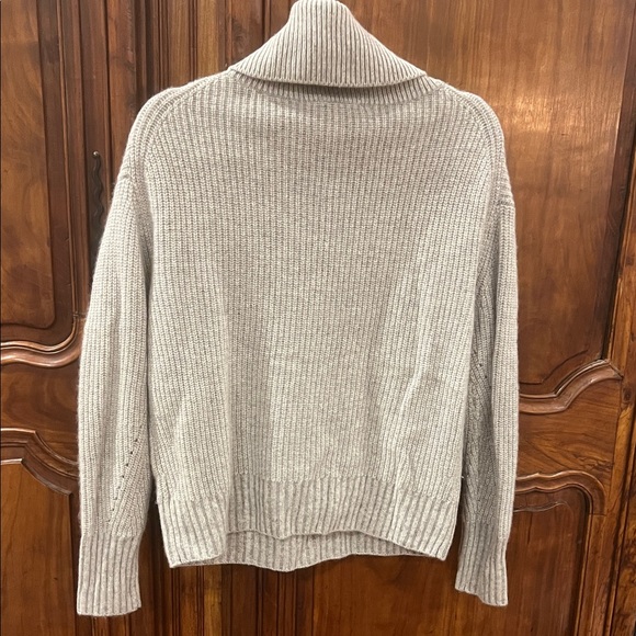 🎉HOST PICK🎉 White + Warren Women's Gray Cashmere Turtleneck Sweater - Picture 4 of 8